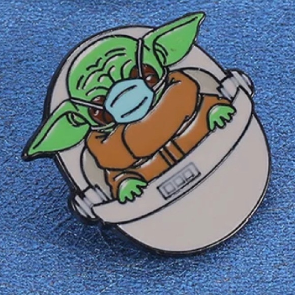 Masked Yoda Enamel Pin Star Wars Nurse Doctor Gift Healthcare Alien Spaceship - Picture 2 of 7